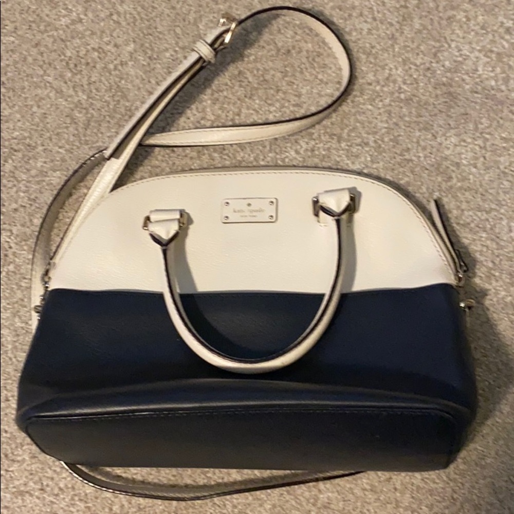 Kate Spade navy and white purse GUC